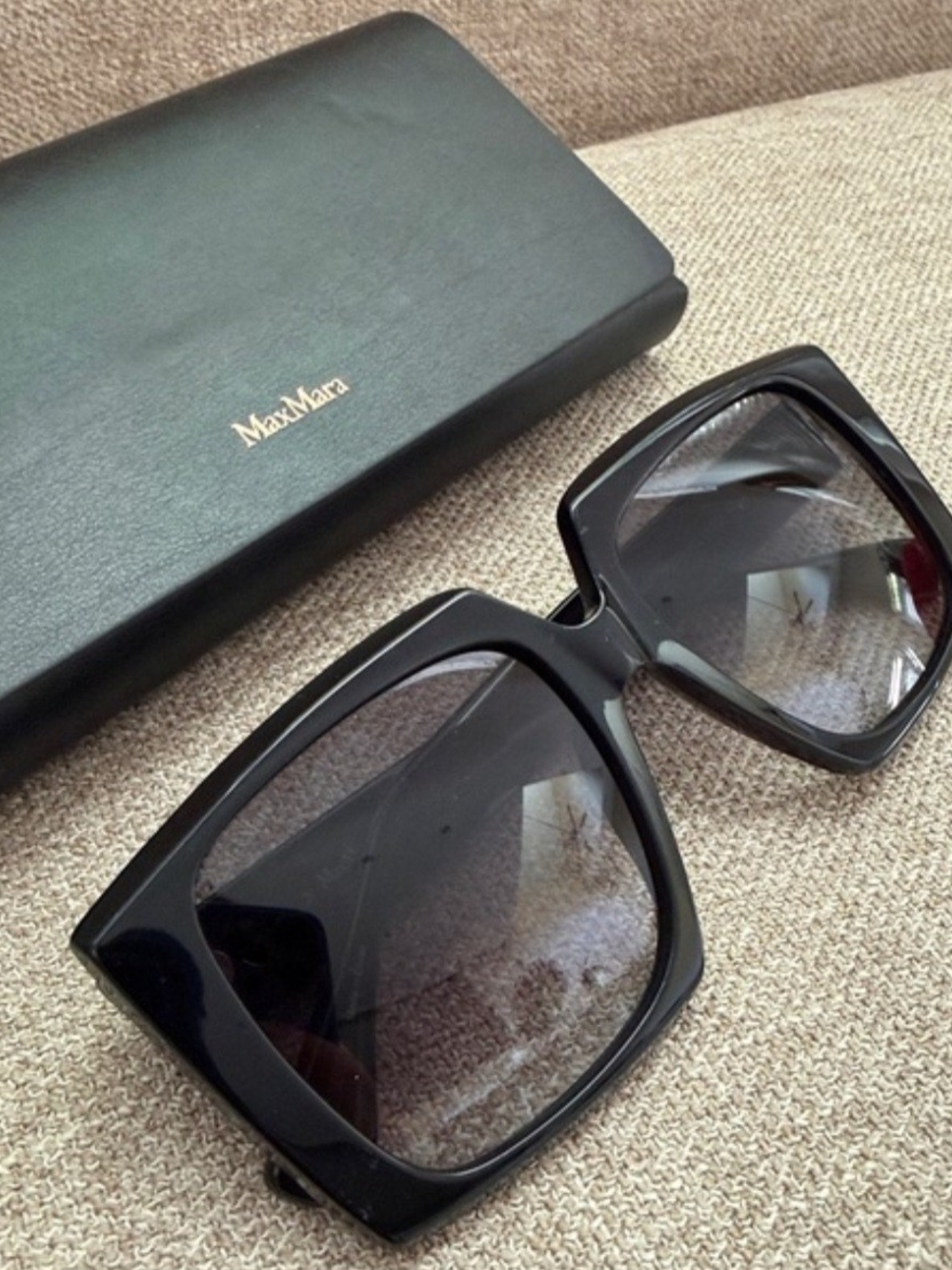 MaxMara Black Glossy Square Sunglasses - Picture 4 of 9